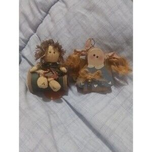 2 Little Wooden Figurines